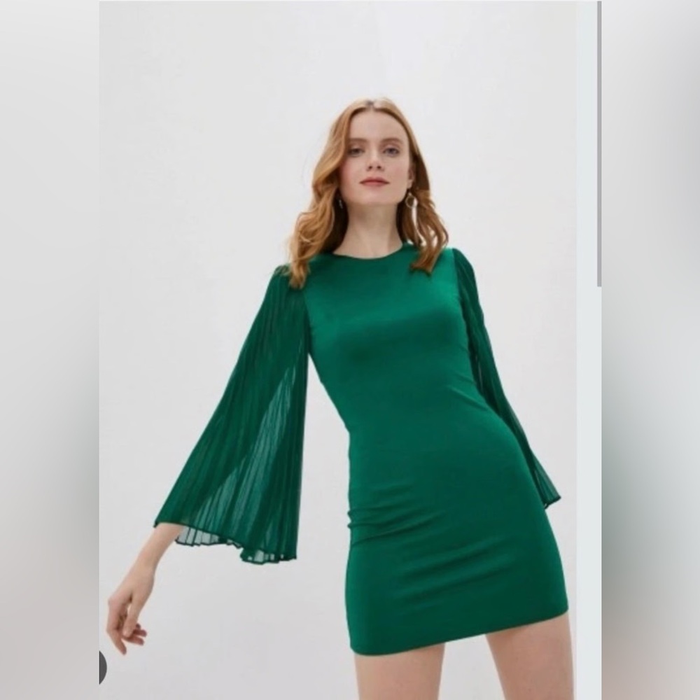 Alice +‎ Olivia Vibrant Green Long Sleeve Mini Dress